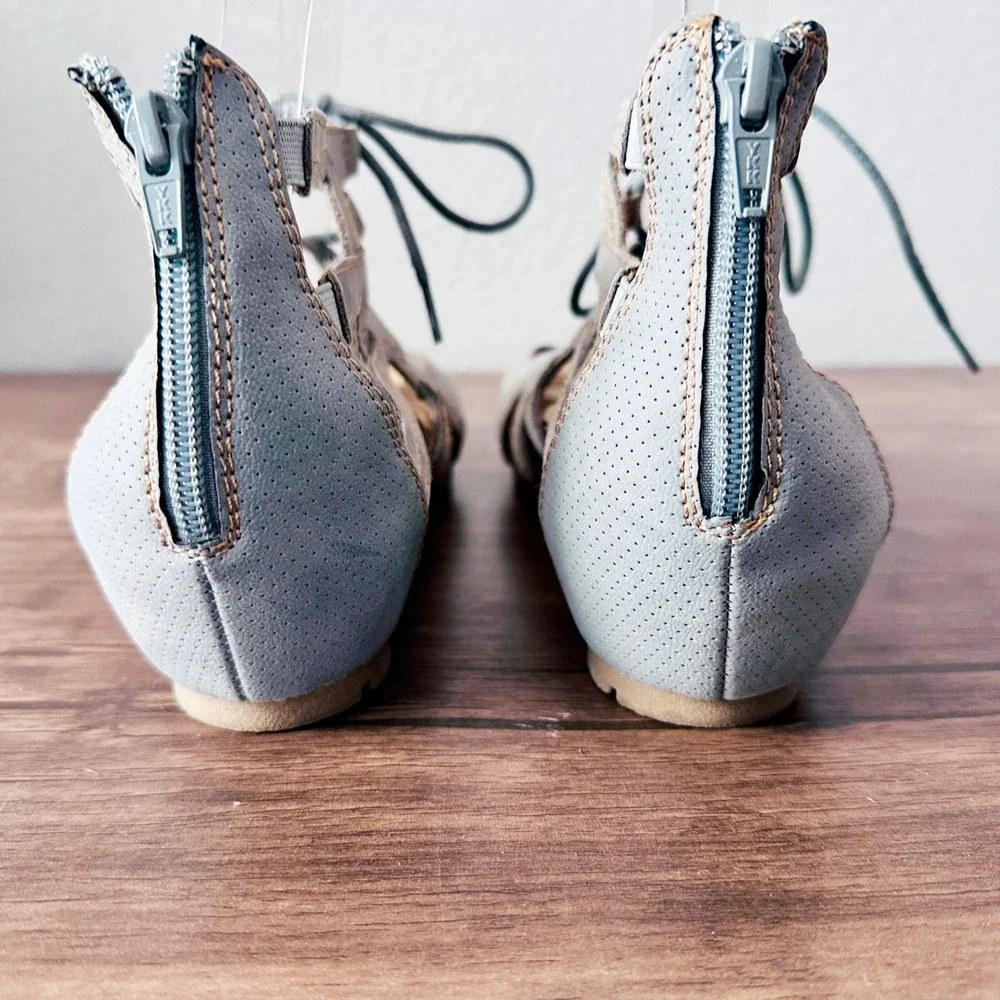 Earth Origins Kendra Kamilla Pearl Blue Gladiator Wedge Sandals Women's Size 9.5